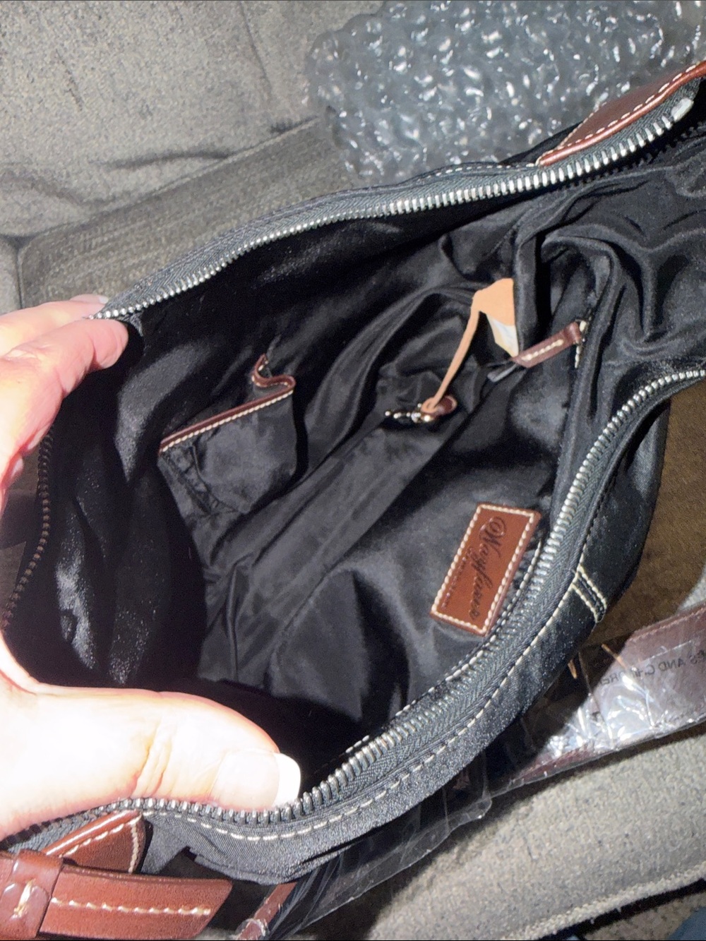 Dooney & Bourke Feedbag - Picture 9 of 12